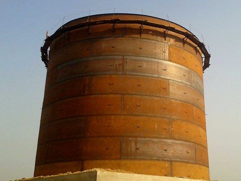 FIXED-ROOF TANK